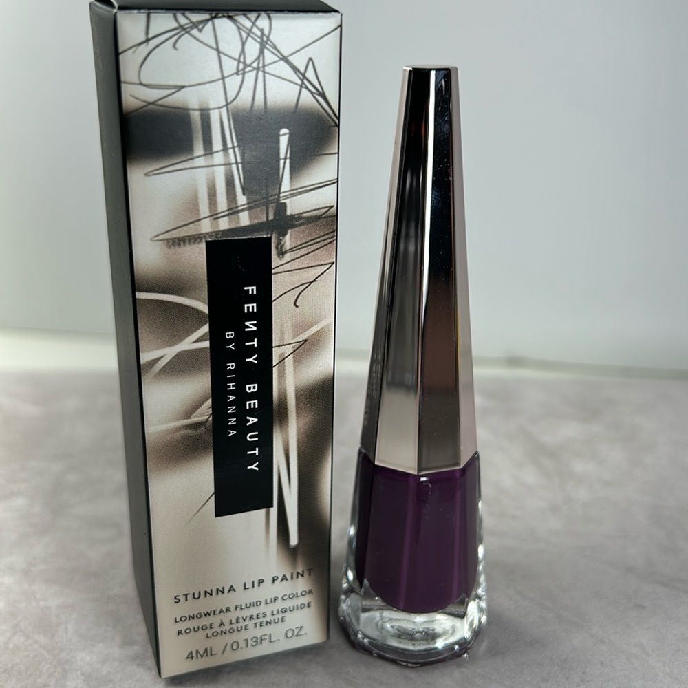 NIB Fenty Beauty by Rihanna Stunna Lip Paint Longwear Fluid Lip Color Undefeated